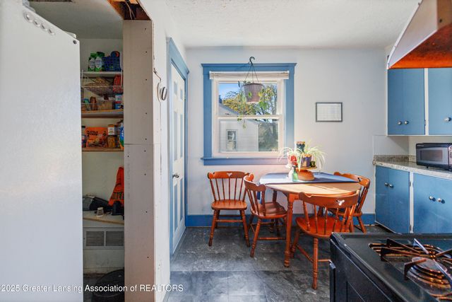 1527 Massachusetts Avenue, Lansing, MI 48906