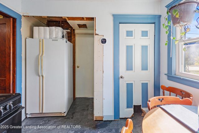 1527 Massachusetts Avenue, Lansing, MI 48906