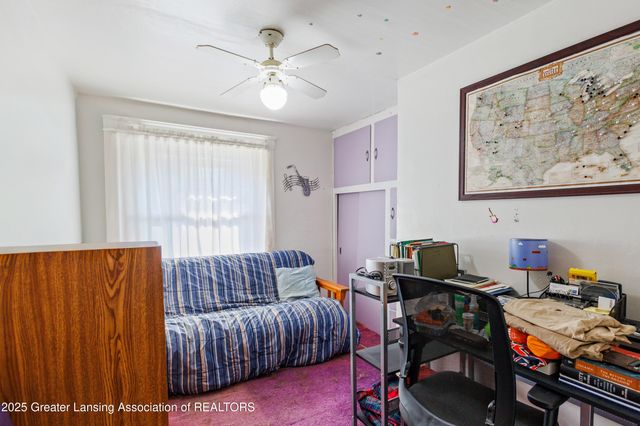 1527 Massachusetts Avenue, Lansing, MI 48906