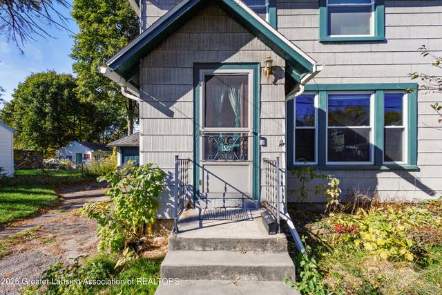 1527 Massachusetts Avenue, Lansing, MI 48906