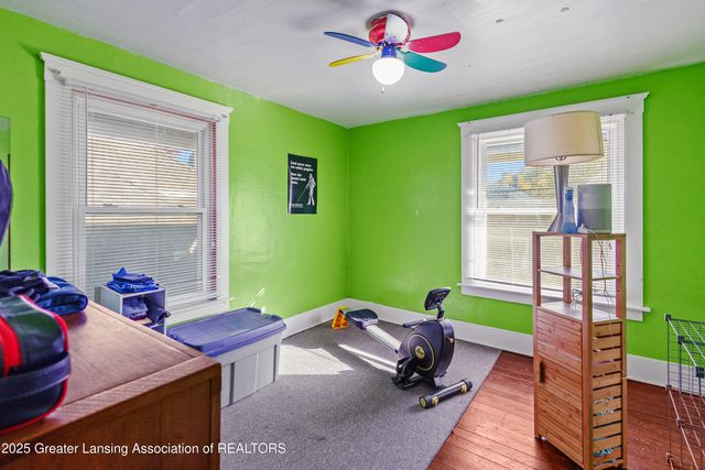 1527 Massachusetts Avenue, Lansing, MI 48906