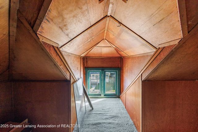 1527 Massachusetts Avenue, Lansing, MI 48906