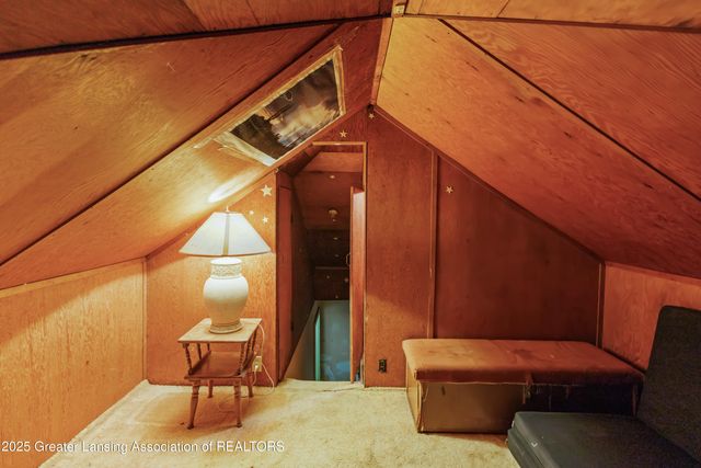 1527 Massachusetts Avenue, Lansing, MI 48906