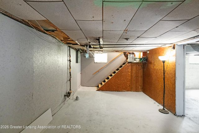 1527 Massachusetts Avenue, Lansing, MI 48906