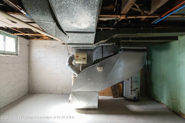 1527 Massachusetts Avenue, Lansing, MI 48906