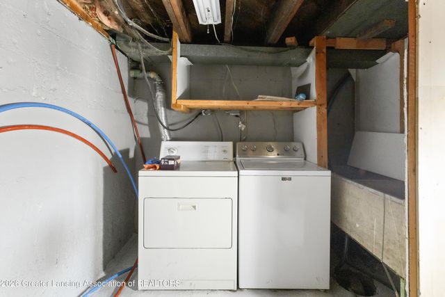 1527 Massachusetts Avenue, Lansing, MI 48906