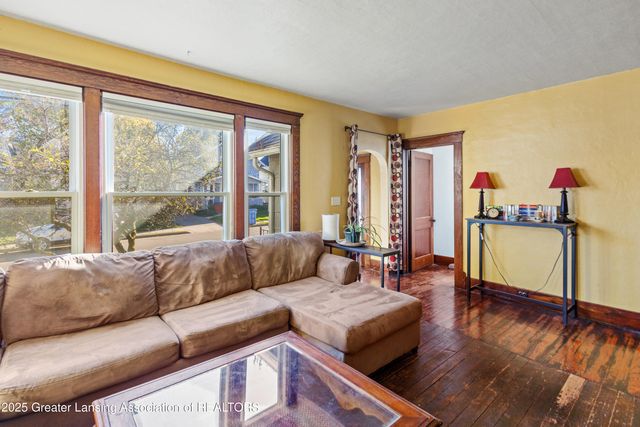 1527 Massachusetts Avenue, Lansing, MI 48906