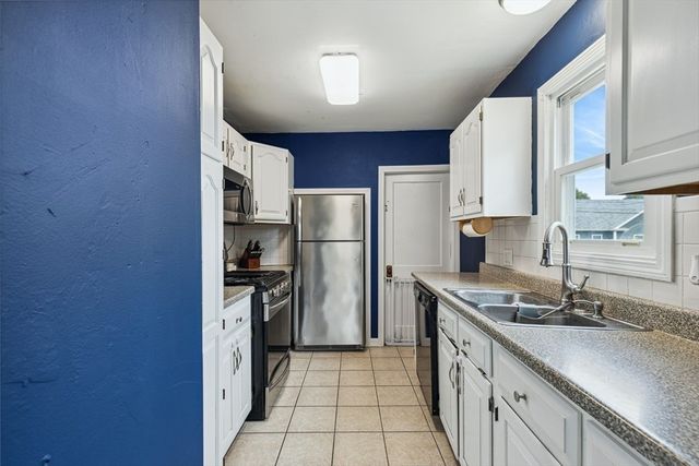 32 Macomber Ave, Swansea, MA 02777