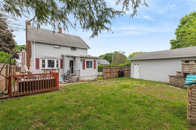 32 Macomber Ave, Swansea, MA 02777