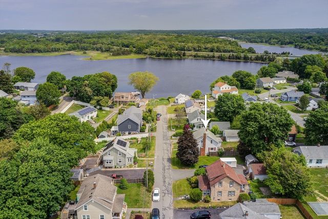 32 Macomber Ave, Swansea, MA 02777