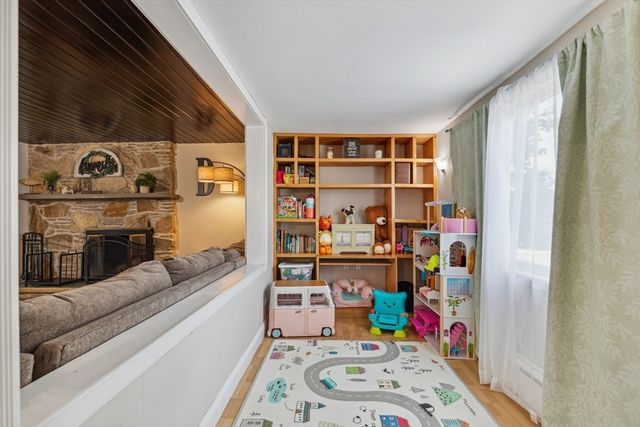 32 Macomber Ave, Swansea, MA 02777