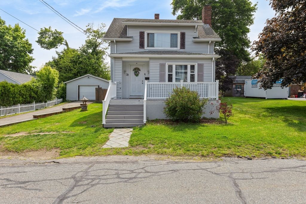 32 Macomber Ave, Swansea, MA 02777
