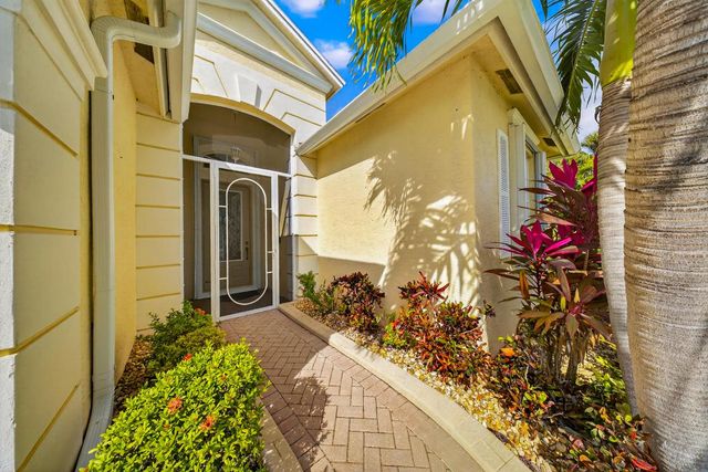 270 SW Lake Forest Way, Port St. Lucie, Port St Lucie, FL 34986