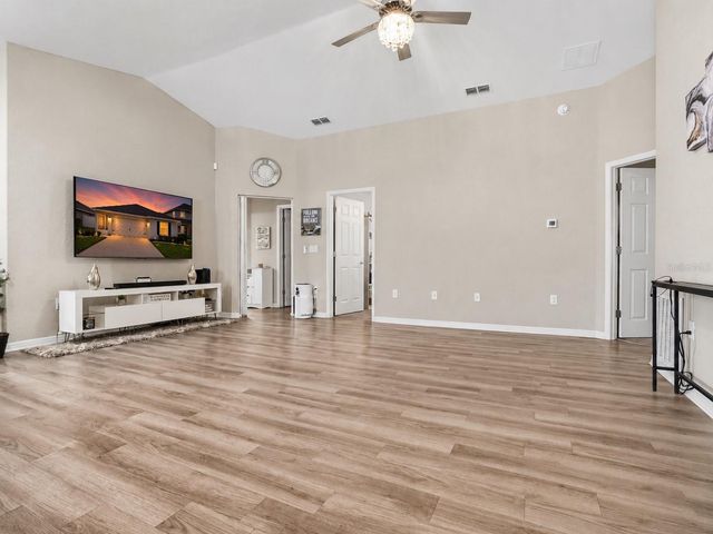 8016 DIAMOND CREEK LANE, Lakeland, FL 33809