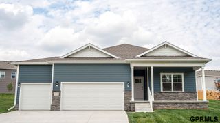 11904 S 107TH Avenue, Papillion, NE 68046