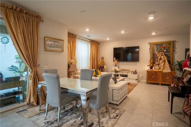 20525 Martingale, Saugus, CA 91350