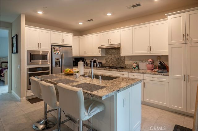 20525 Martingale, Saugus, CA 91350