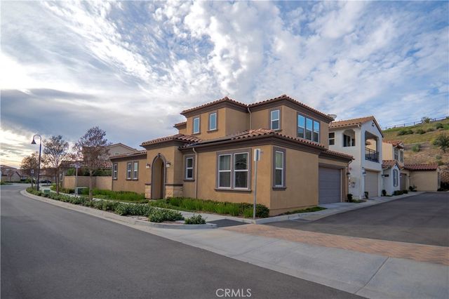 20525 Martingale, Saugus, CA 91350