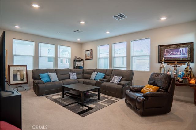 20525 Martingale, Saugus, CA 91350