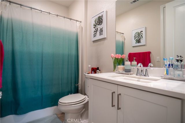 20525 Martingale, Saugus, CA 91350