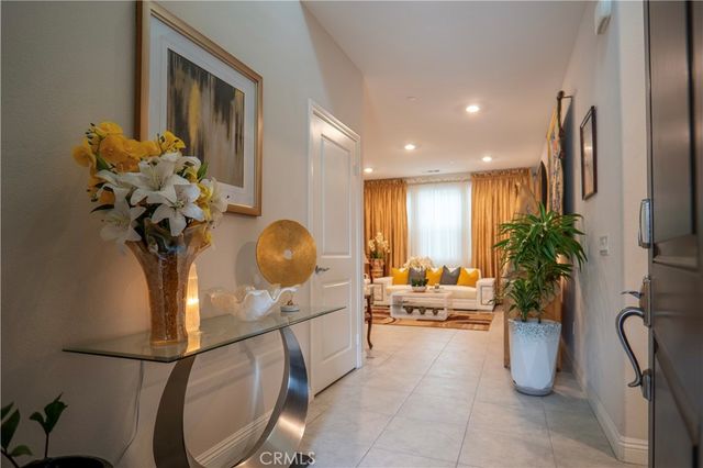 20525 Martingale, Saugus, CA 91350