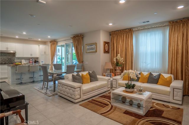 20525 Martingale, Saugus, CA 91350