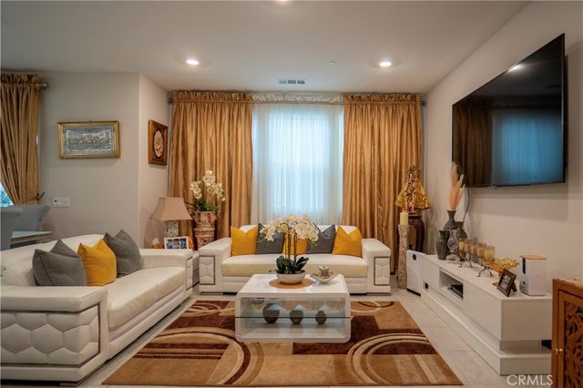 20525 Martingale, Saugus, CA 91350