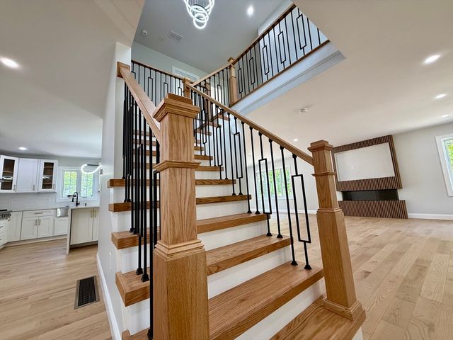 1 Great Woods Cir, Norton, MA 02766
