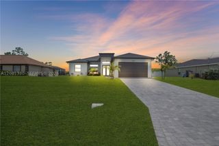 2318 NW NW 30th Ter, Cape Coral, FL 33993