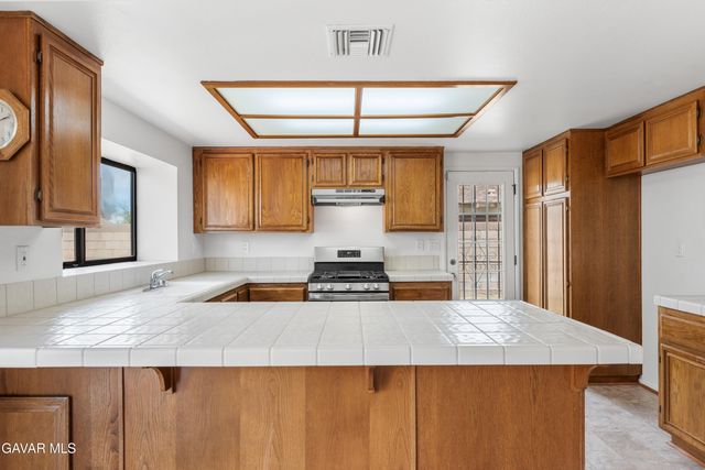 38027 Raintree Lane, Palmdale, CA 93552