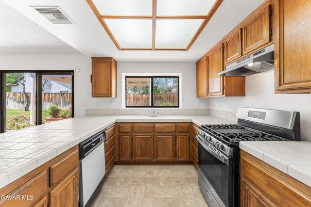 38027 Raintree Lane, Palmdale, CA 93552