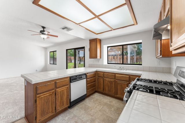 38027 Raintree Lane, Palmdale, CA 93552