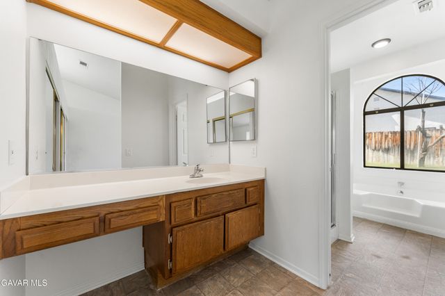 38027 Raintree Lane, Palmdale, CA 93552