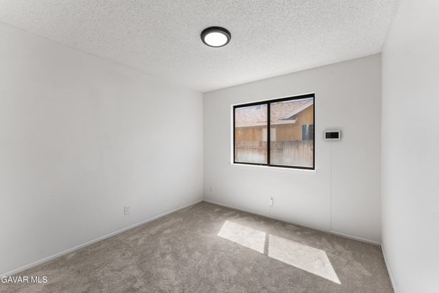 38027 Raintree Lane, Palmdale, CA 93552