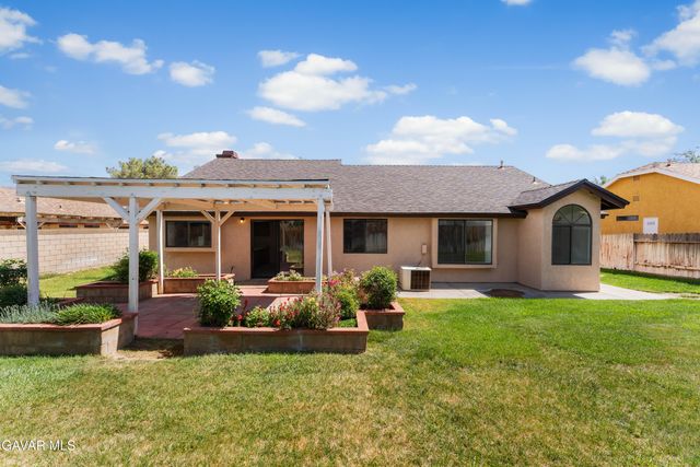 38027 Raintree Lane, Palmdale, CA 93552