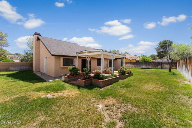 38027 Raintree Lane, Palmdale, CA 93552