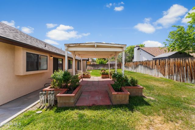 38027 Raintree Lane, Palmdale, CA 93552