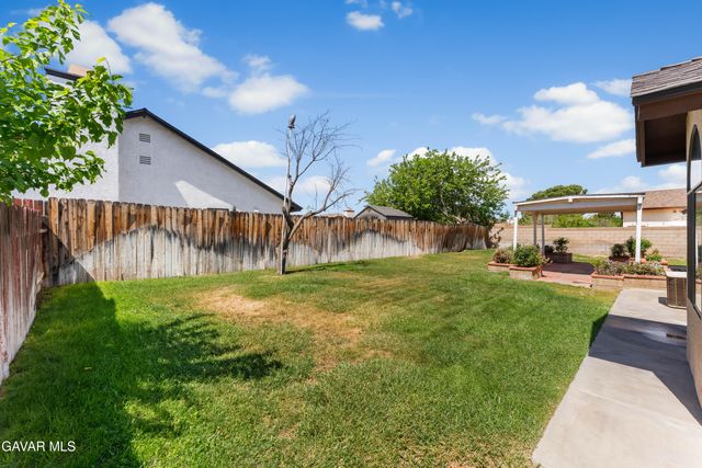 38027 Raintree Lane, Palmdale, CA 93552