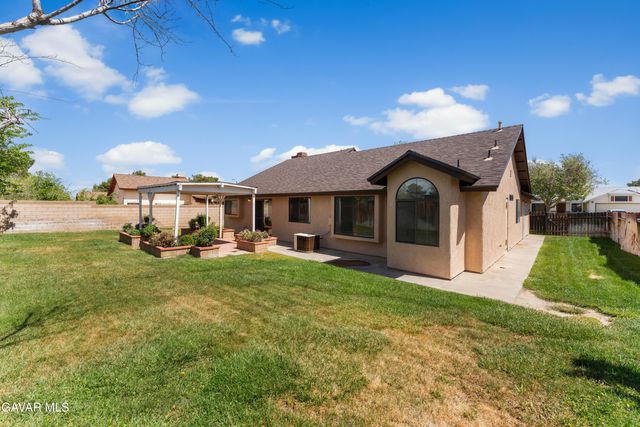 38027 Raintree Lane, Palmdale, CA 93552