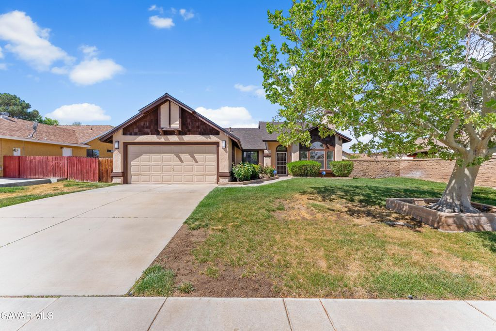 38027 Raintree Lane, Palmdale, CA 93552