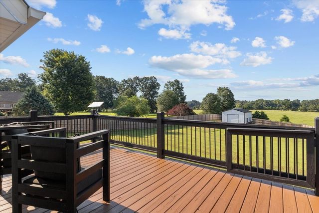 500 Fawn Ct, Burns, TN 37029
