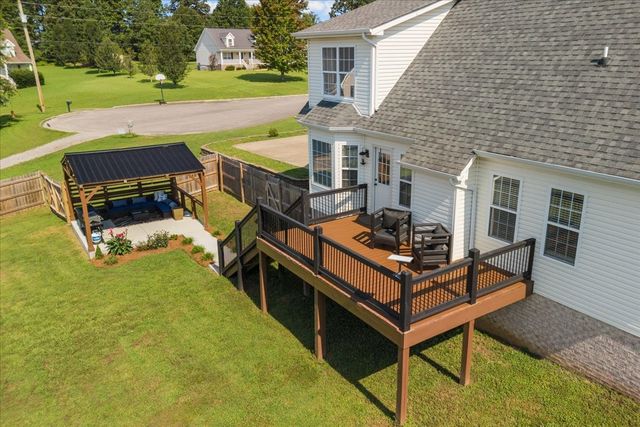 500 Fawn Ct, Burns, TN 37029