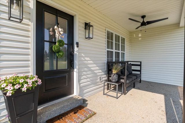 500 Fawn Ct, Burns, TN 37029