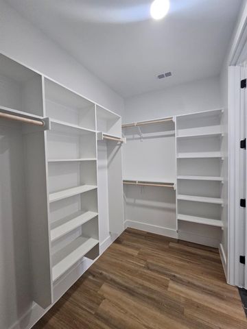 2413 Blue Sky LN, Lockhart, TX 78644