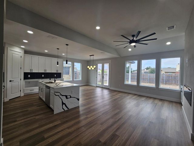 2413 Blue Sky LN, Lockhart, TX 78644