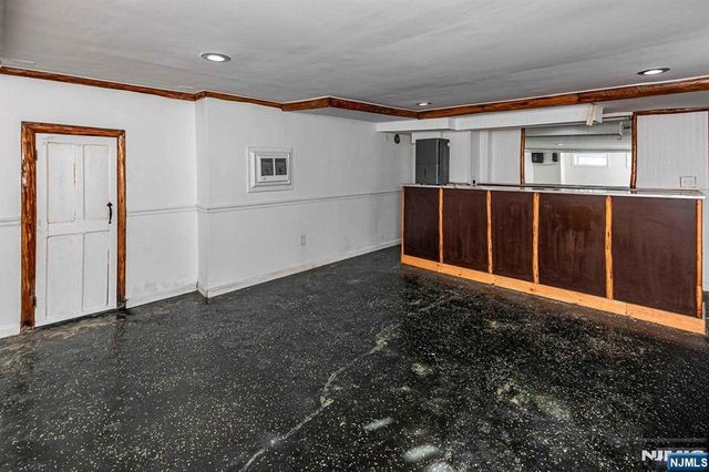 10 Whittier Avenue, Trenton, NJ 08618
