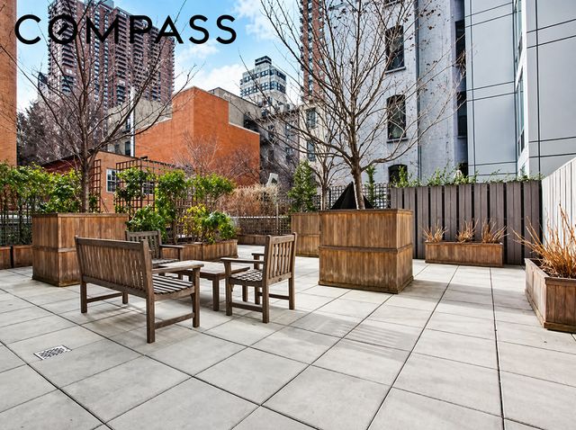 464 W 44th Street PHA, New York City, NY 10036