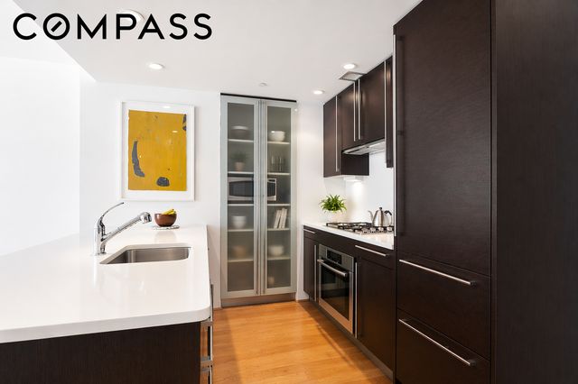 464 W 44th Street PHA, New York City, NY 10036