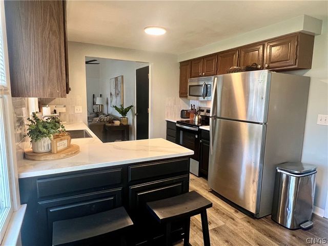 20 Oriole, Clay, NY 13090