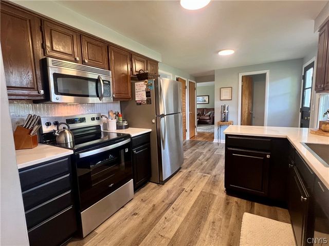 20 Oriole, Clay, NY 13090